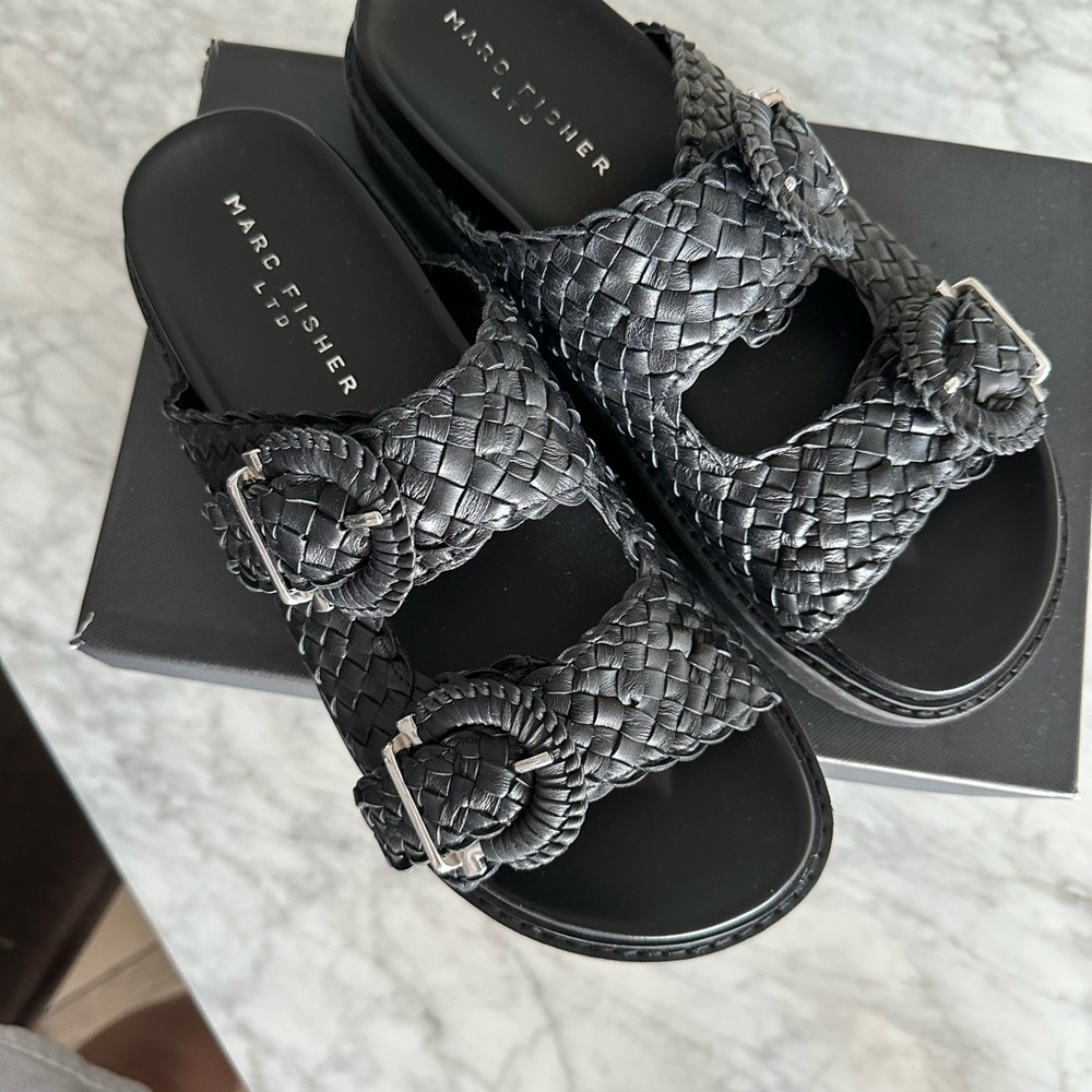 MARC FISHER AUGGIE WOVEN FOOTBED SANDAL BLACK LEATHER - Picture 4 of 6
